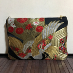 鳥と亀甲に花紋様のクラッチバッグ　着物（帯）リメイク