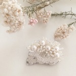 【受注生産】ハリネズミ つんつんパール white 刺繍ブローチ (プチサイズ)