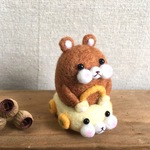 しもぶくれカー(くま)羊毛フェルト