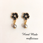 ♡春♡クールなブラックフラワーのパールピアス イヤリング