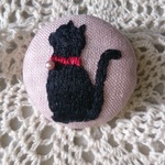 黒猫シルエット 刺繍ブローチ ピンク
