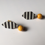 新作🐝ミツバチ⁇ボーダーピアス🐝