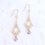 ''salmon pink × light purple'' 透かしピアス 