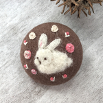 もふもふウサギさん&バラ 刺繍ブローチ