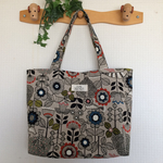 【Ｌ】トートバッグ（北欧風、草花鳥、生成り）