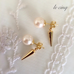 【人気】クリーム色のパールピアス&スタッズキャッチ 