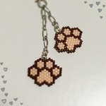 🐾 肉球 ビーズステッチ ストラップ (チョコ)