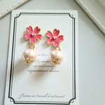 桜と桜色コットンパールのピアス《ノンホールピアス》