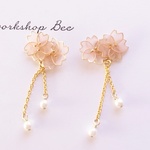 揺れる2輪桜のピアス・イヤリング