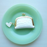 大きめサイズのネックレスのためのアクセサリーケース・クロコホワイト・受注販売