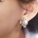 White＊コットンパールとビジューのピアス