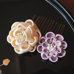 正絹着物生地・乳白色と薄紫の花コーム*つまみ細工かんざし