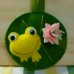 黄色かえるちゃんの睡蓮の葉飾り♥