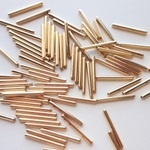 【15×1.5mm 20個】メタルビーズ　パイプ （ゴールド）