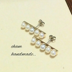 小粒パールのバーピアス