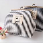春待ちパンダの 岡山デニムがま口ポーチ
