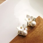秋・冬におすすめのコットンパールと雪月花ビジューピアス