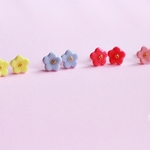 小さなお花　ピアス