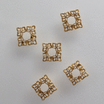 　四方系透かしパーツ15×15ミリ　ゴールド　12個で300円