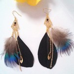 再再販❤孔雀とブラックフェザー♡選べるイヤリング＆ピアス