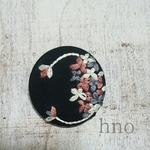 刺繍★クルミボタン★ブローチ