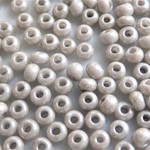 チェコガラスシードビーズ　グレーパール2ｍｍ