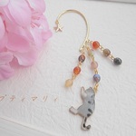 飛びつき猫ちゃんが揺れるイヤーフック