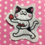 いちごとねこのワッペン