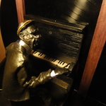 jazz・・・バランス人形　ヤジロベー　レコード盤　ピアノ　０１