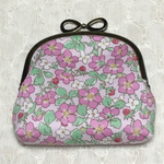 リボン口金＊がま口財布(いちご柄)