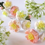 つまみ細工 小さな桜の簪　Uピン　正絹　　濃い目のピンク・薄いピンク