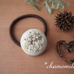 ナチュラルフラワーの刺繍ヘアゴム