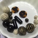 vintage 大ぶりパーツセット 黒系mixびん