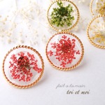【 ハピニスト 】red *̣̩⋆̩ レースフラワーのハッピーカラーピアス/イヤリング/樹脂ピアス *̣̩⋆̩