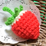 いちご🍓あみぐるみ【プラ鈴入り】