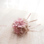 ハイドランジアのラウンドコサージュ ~pearl & mauve color