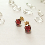 ガーネットのひと粒ピアス・14KGF