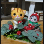 ＊いちご畑の２匹のねこちゃん　置物　＊