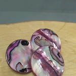 25mm◇3個入◇　ピンク系　天然貝ボタン