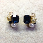 【再販】スクエアネイビーのビジューピアス