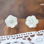  ✿ 白い桃の花のイヤリング 