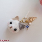 値下げ★羊毛フェルト★三毛猫ちゃん🐈★スマホピアス★巻貝チャーム★スワロフスキー★パール★