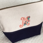 帆布の花イニシャル刺繍ポーチ＊紺