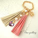 タッセルとハートスワロのバッグチャーム