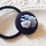 在庫一掃セール！リボン花刺繍のヘアゴム(ネイビー)