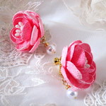 つまみ細工　桜色のイヤリング 