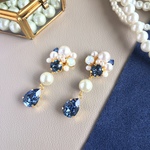 《再販》Navy blue "ゆれる"上品ビジューピアス