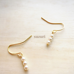 再販118❤️売筋✨3粒スワロフスキーピアス