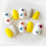 Vivid Flower Nail Yellow