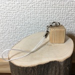 純国産　杉　癒しの提げ紐　立方体　白